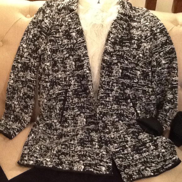💖 NWT Classy Classic Woman’s Blazer - Picture 4 of 7